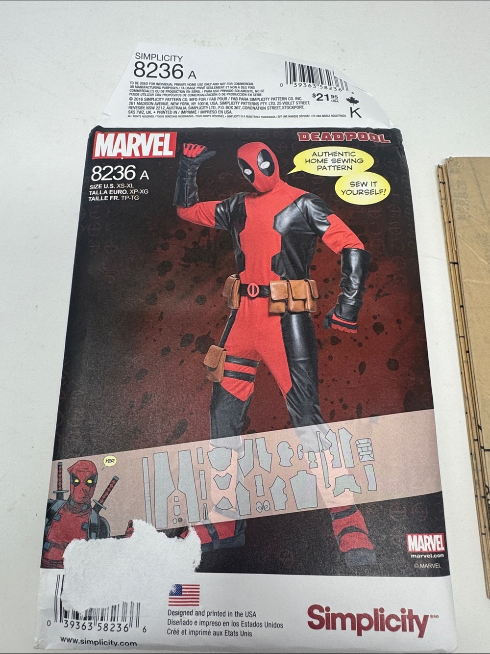 SIMPLICITY MARVEL DEADPOOL UNCUT SEWING PATTERN 8236 HALLOWEEN COSTUME COSPLAY